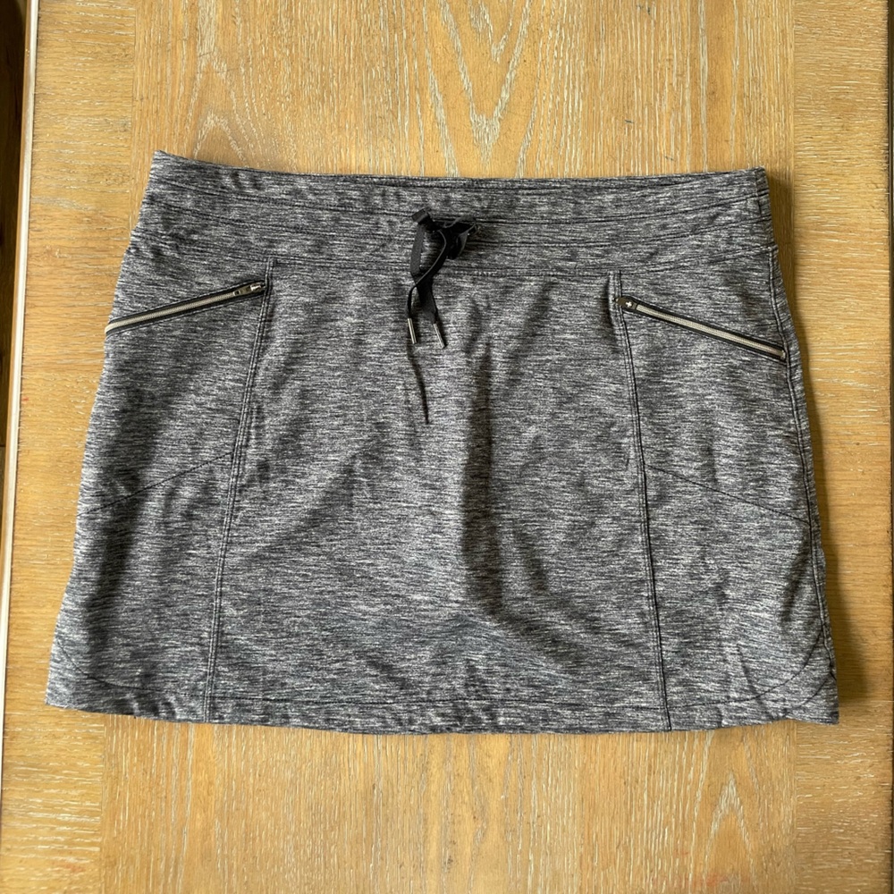 Athleta Modern Metro Dark Grey Skort w/ Zipper Pockets Size Women’s size:XL